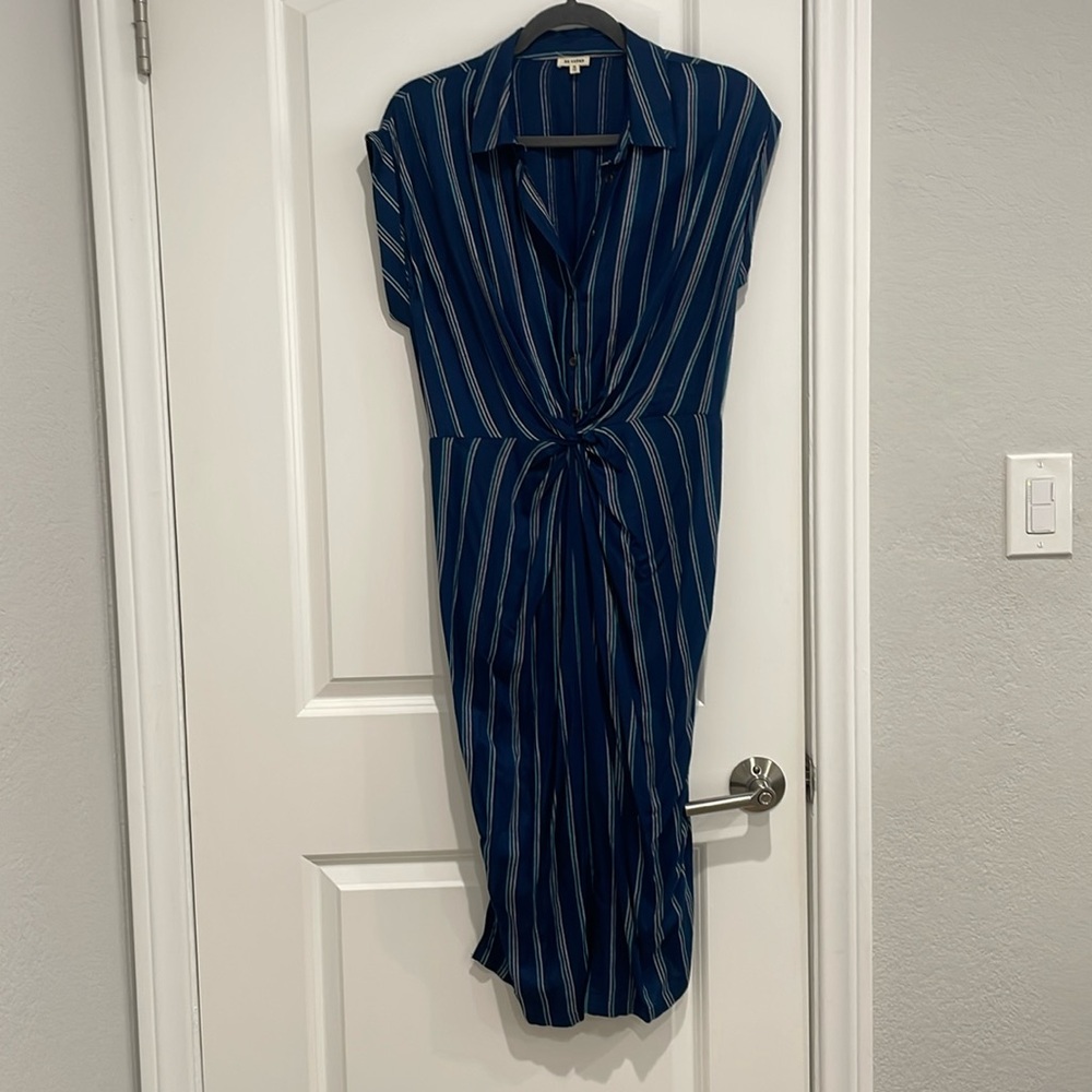 NWOT Midi Dress.   Size medium.